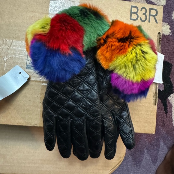 Beautiful Felted wool blend scarf set and leather gloves with rabbit fur trim - Picture 4 of 11